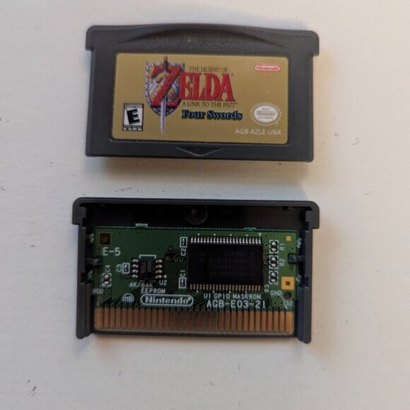Amazon.com: The Legend of Zelda: A Link to the Past  💚 Zelda A Link to the Past and Four Swords – Game Boy Advance